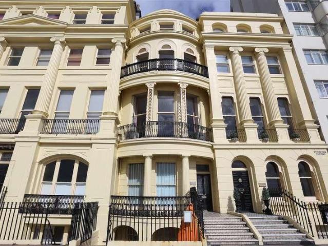 2 bed flat to rent
