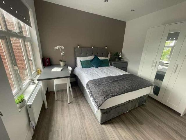 2 bed flat to rent
