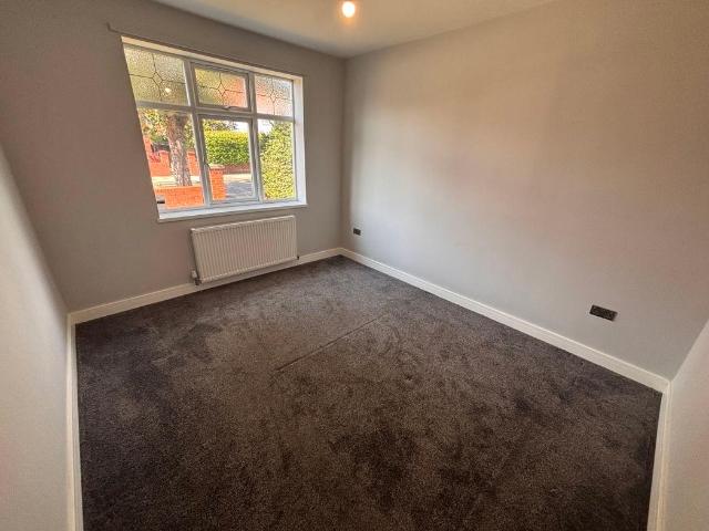 2 bed flat to rent