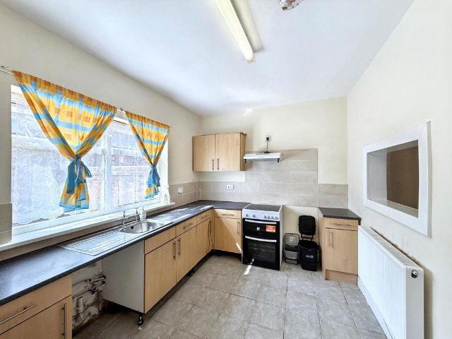 2 bed flat to rent