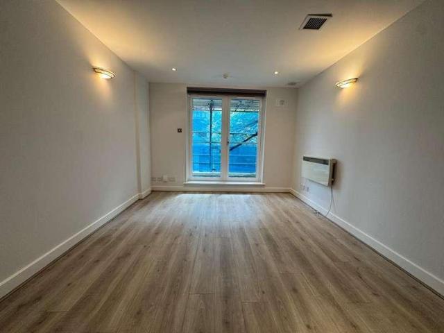 2 bed flat to rent