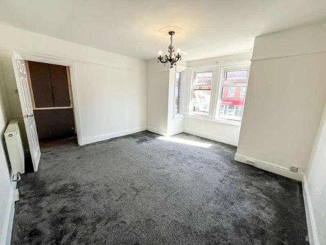 2 bed flat to rent
