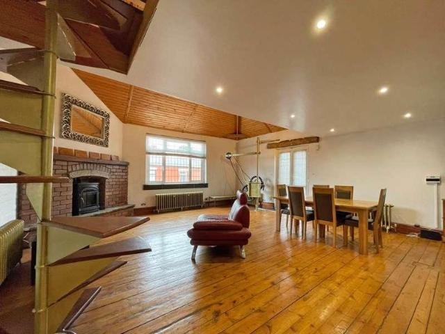 2 bed flat to rent