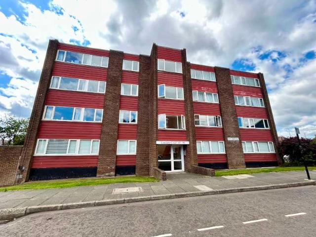 2 bed flat to rent