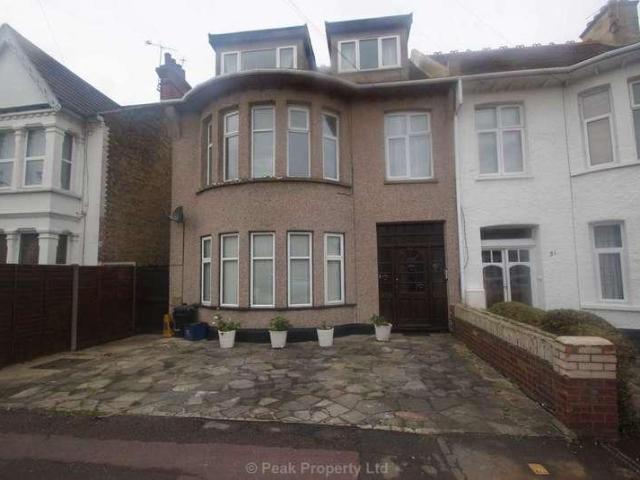 2 bed flat to rent