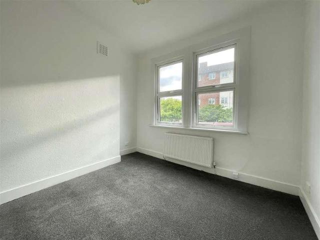2 bed flat to rent
