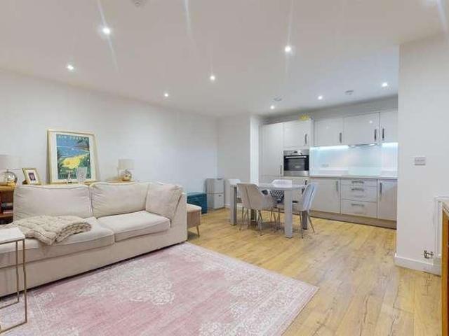 2 bed flat to rent