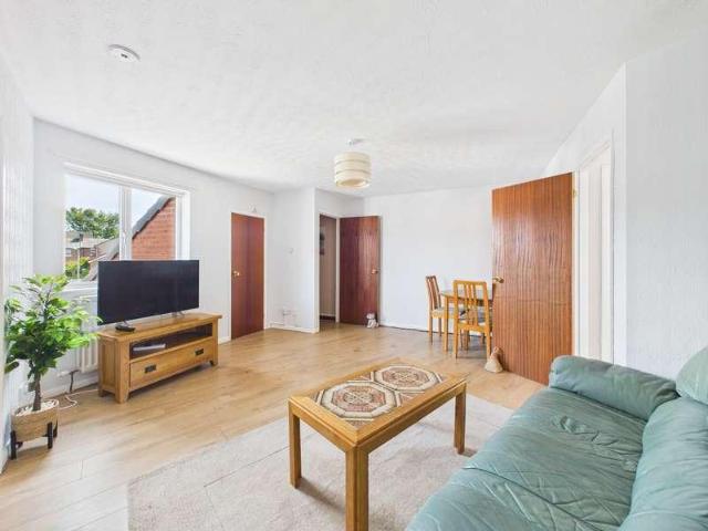 2 bed flat to rent