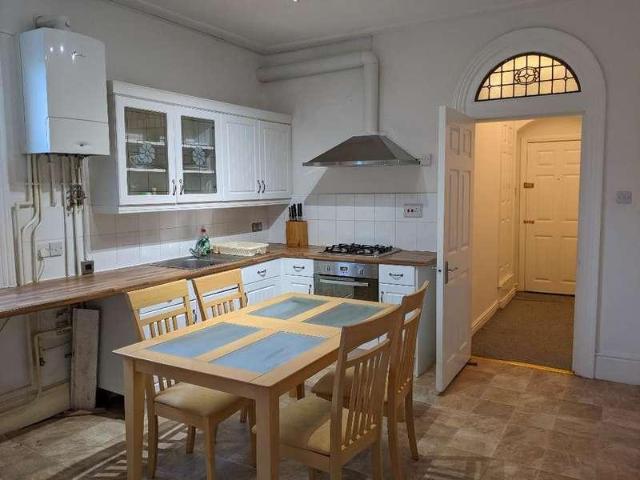 2 bed flat to rent