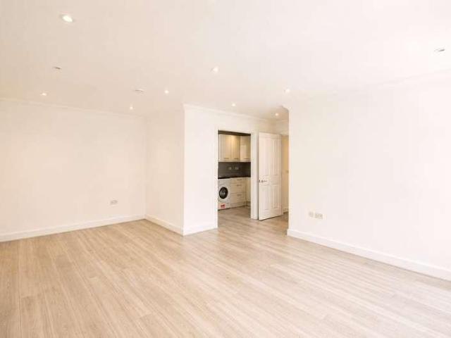 2 bed flat to rent