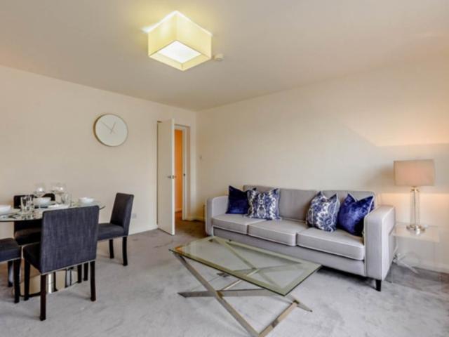 2 bed flat to rent
