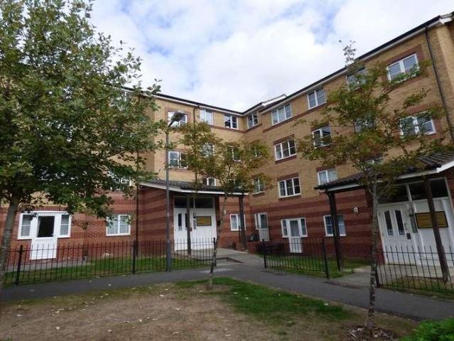 2 bed flat to rent