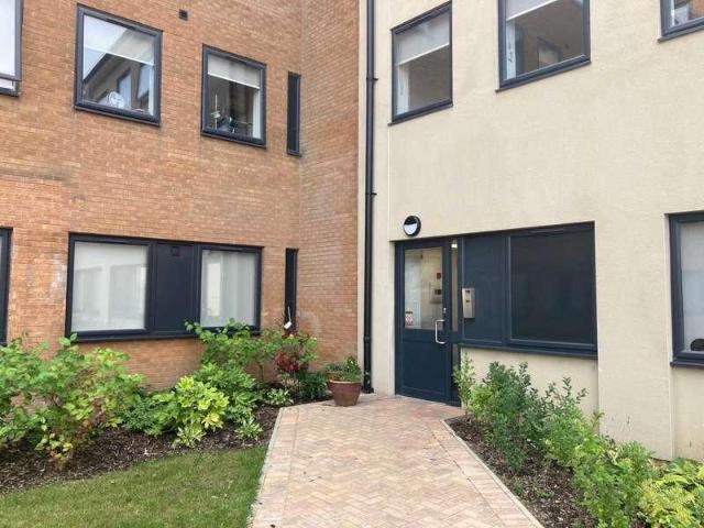 2 bed flat to rent