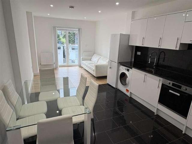 2 bed flat to rent