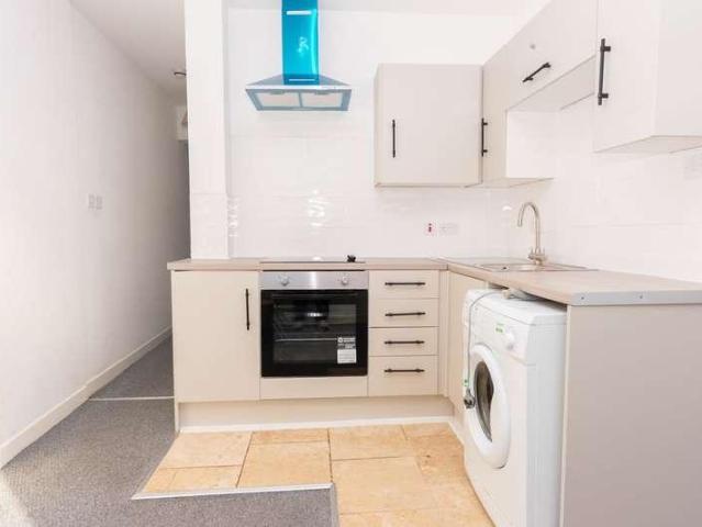 2 bed flat to rent
