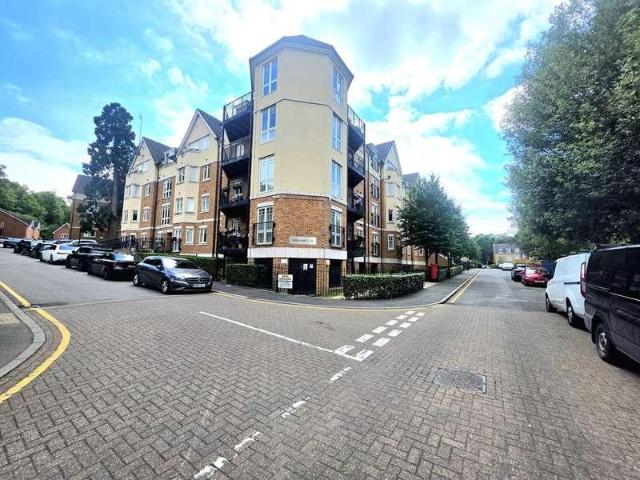 2 bed flat to rent