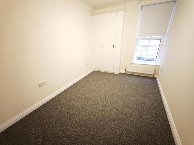 2 bed flat to rent