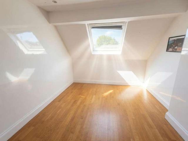 2 bed flat to rent