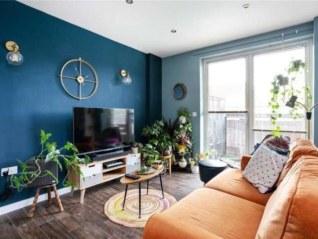 2 bed flat to rent