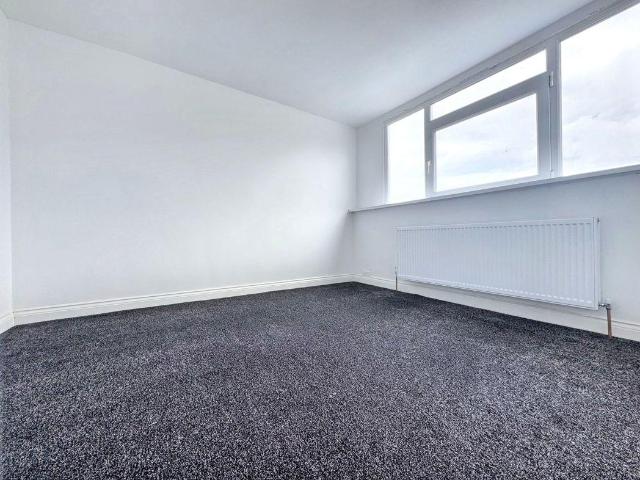 2 bed flat to rent