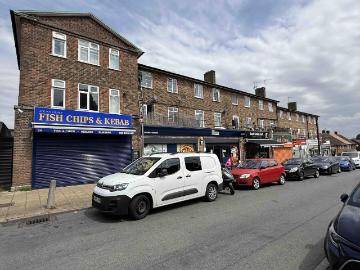 2 bed flat to rent Hallowes Crescent, Watford WD19