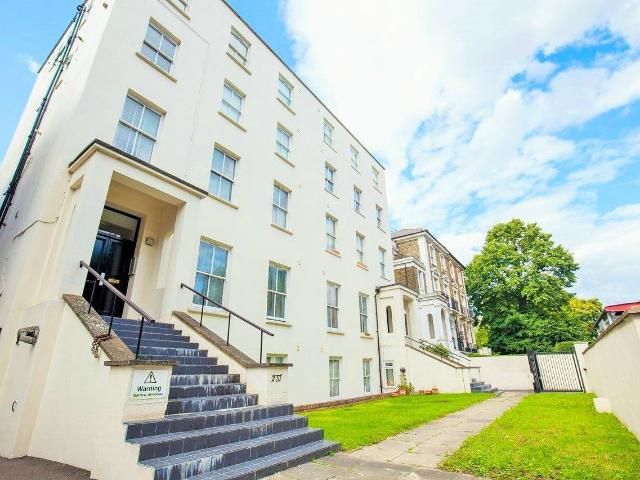 2 bed flat to rent in 237 Camden Road, London | Daniels Estate Agents