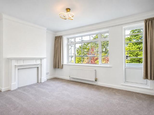 2 bed flat to rent in Chaddesley Glen, Sandbanks, BH13