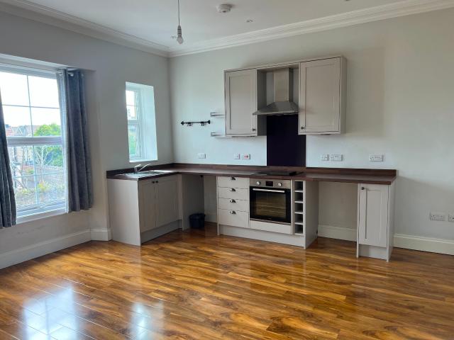 2 bed flat to rent in Apartment, Beaconsfield Road, Weston super Mare