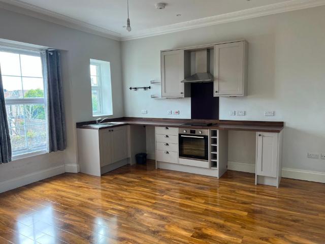 2 bed flat to rent in Apartment, Beaconsfield Road, Weston super Mare