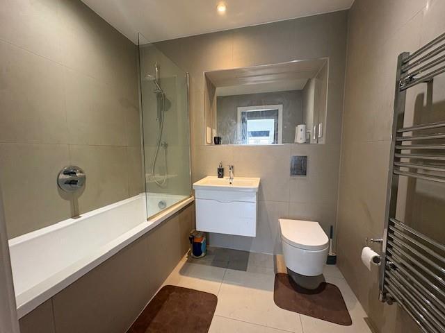 2 bed flat to rent in bushey hall road, bushey, wd23
