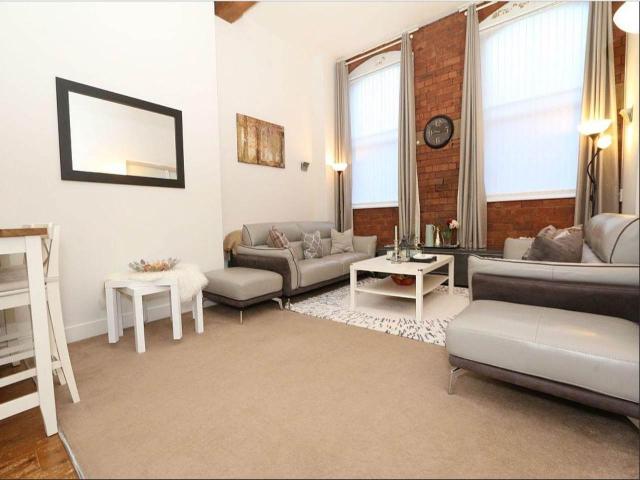 2 bed flat to rent in Delauney House, 11 Scoresby Street, BD1