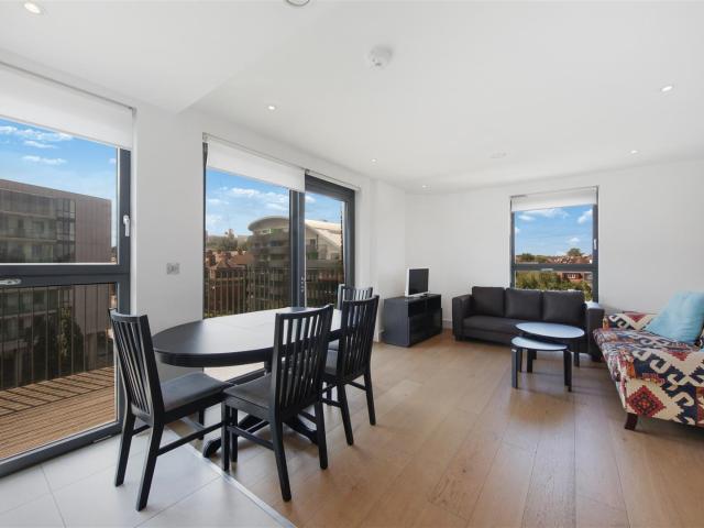 2 bed flat to rent in Engineers Way, Wembley | Daniels Estate Agents