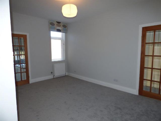 2 bed flat to rent in East View, Wideopen