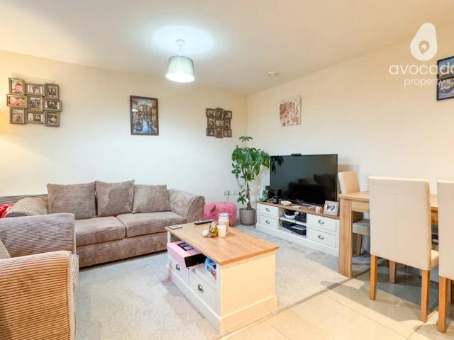 2 bed flat to rent in Flycatcher Keep, Jennets Park