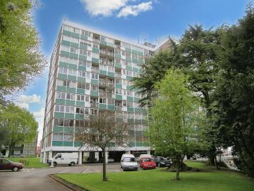 2 bed flat to rent in Kenilworth Court, Coventry, CV3