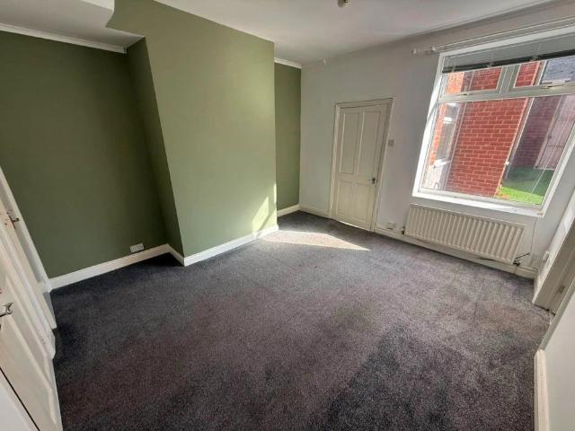 2 bed flat to rent in Kitchener Street, Gateshead