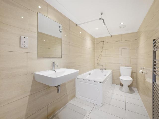 2 bed flat to rent in Harrow Road, Wembley | Daniels Estate Agents