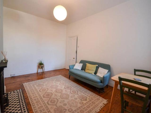 2 bed flat to rent in Hyde Terrace, Gosforth, NE3
