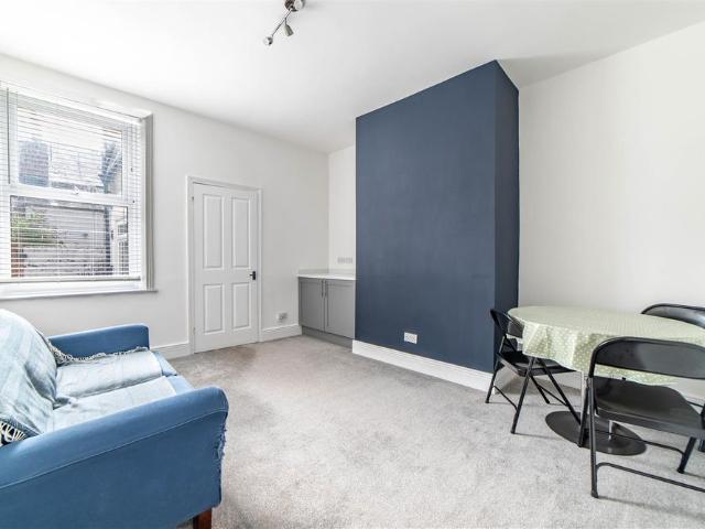 2 bed flat to rent in Meldon Terrace, Newcastle Upon Tyne, NE6