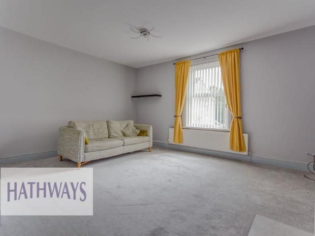2 bed flat to rent in New Street, Cwmbran, NP44