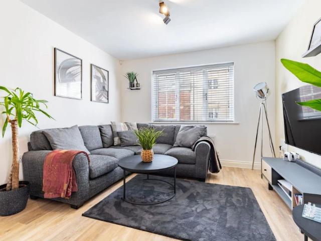 2 bed flat to rent in Nightingale Road, Bedfordshire, MK44