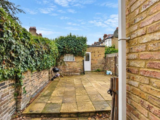 2 bed flat to rent in South Worple Way, London | James Anderson