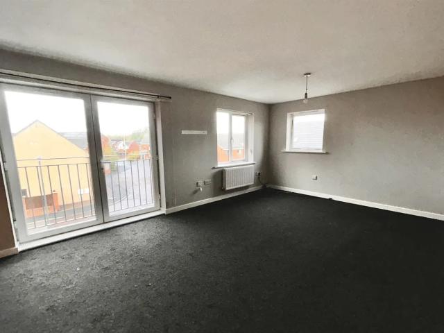 2 bed flat to rent in St Michaels Vale, Hebburn, NE31