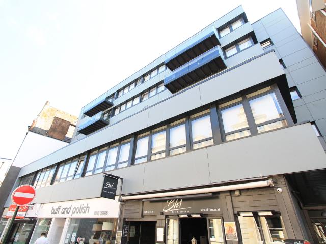 2 bed flat to rent in Post Office Road, Bournemouth, BH1