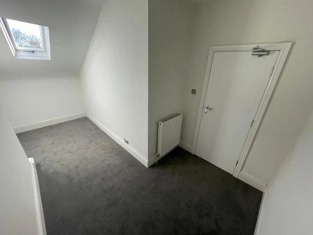 2 bed flat to rent in Park Road, Sunderland