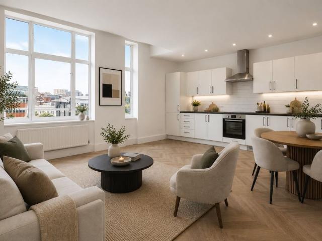 2 bed flat to rent in Richmond Hill, Bournemouth, BH2