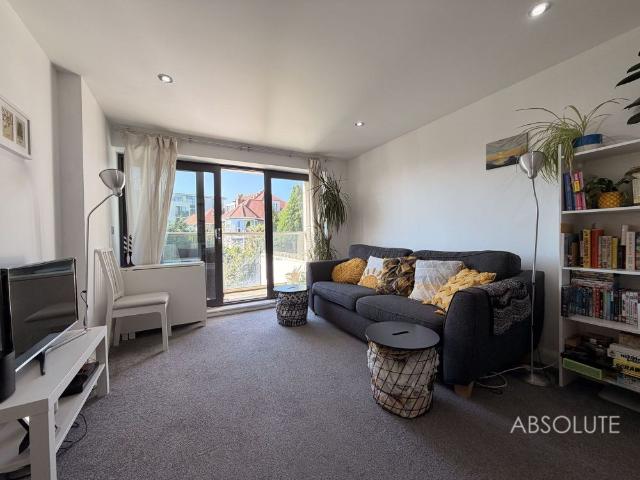 2 bed flat to rent in Warbro Road, Mulberry House, TQ1