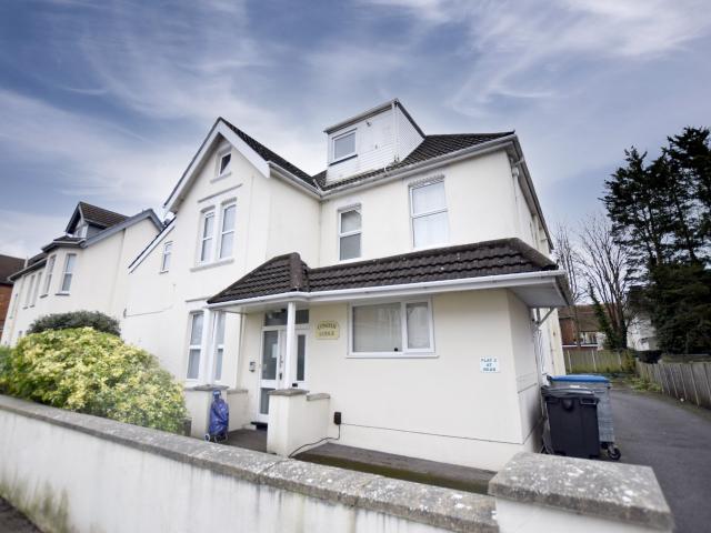 2 bed flat to rent in Westby Road, Bournemouth, BH5
