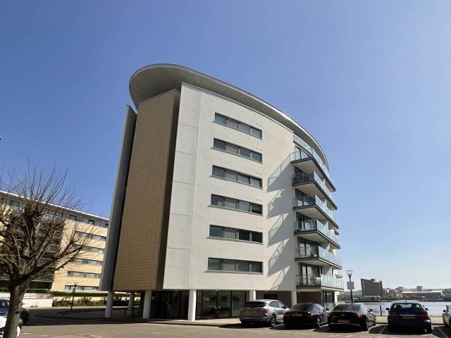 2 bed flat to rent in the mast, 2 albert basin way, e16