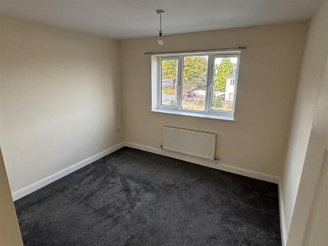 2 bed flat to rent on Ilkeston, Church Street, DE7